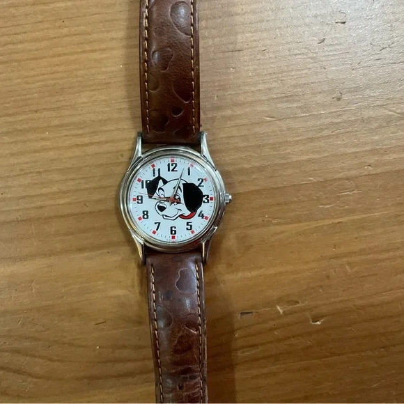Fossil: Disney  “ Lucky” from 101 Dalmatian vintage limited edition disney watch - Picture 2 of 8